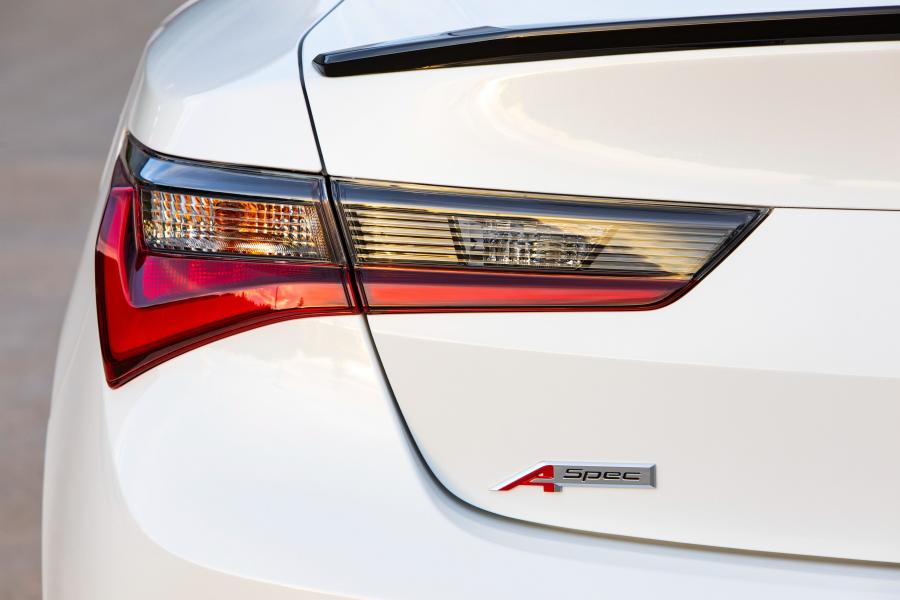 Детали экстерьера Acura ILX A-Spec 2018 года  (фото 28 из 52)